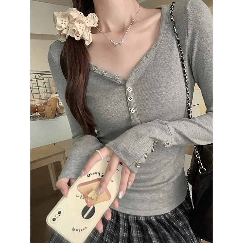 v领纽扣设计感纯欲长袖打底小衫女早秋灰色修身掐腰T恤温柔风上衣