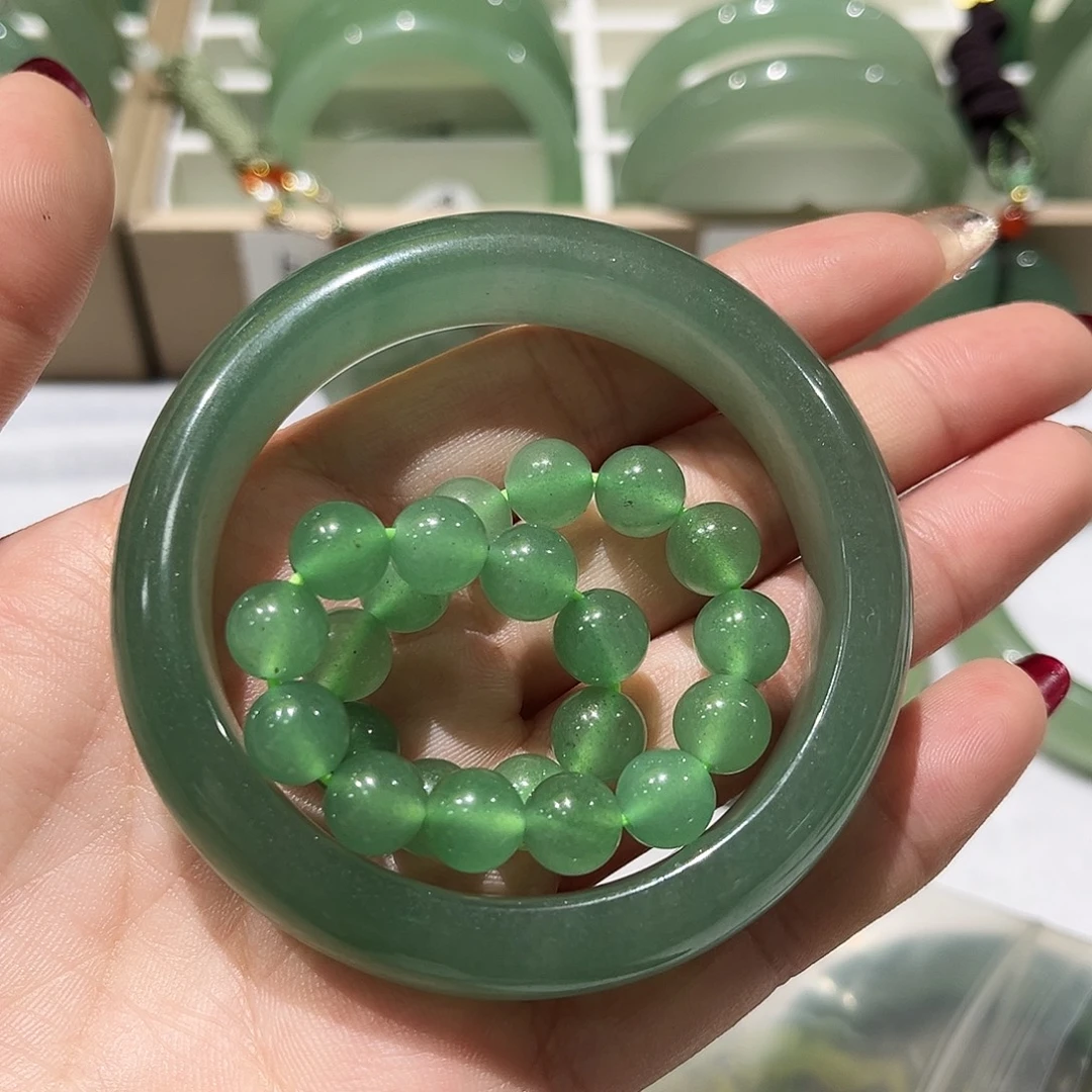 大***妹东陵石未镶嵌手镯