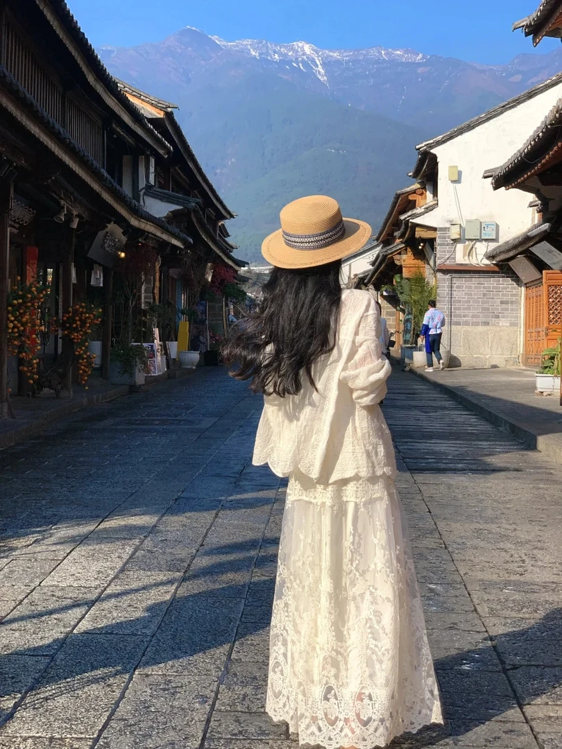 2025春季搭配一整套女韩系穿搭法式刺绣开衫蕾丝半身裙气质两件套