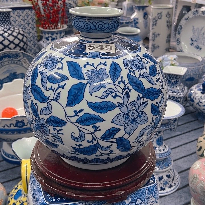 摆件青花瓷居家摆件，花瓶，细微针孔黑点小气泡