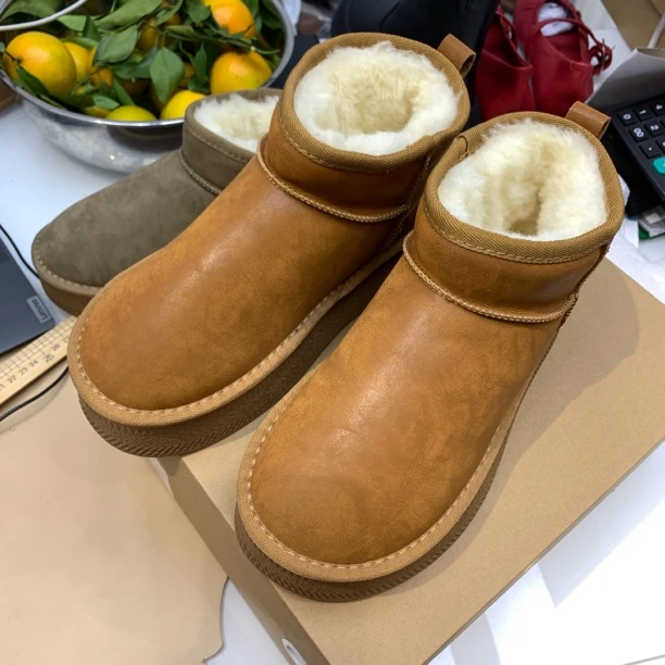 冬季加绒保暖防水防滑厚底短筒雪地靴时尚百搭女鞋短靴