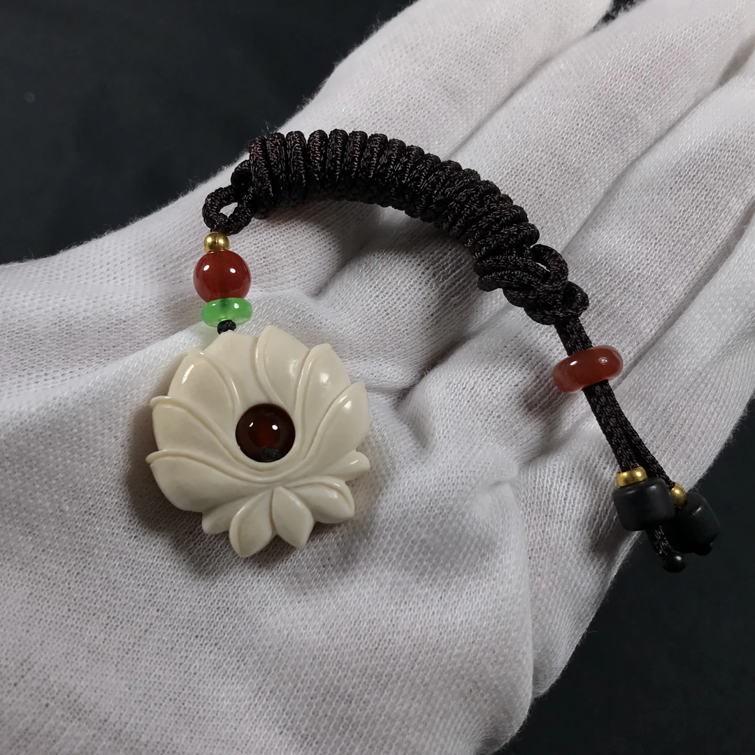 J12366 只做天然猛犸牙 莲花吊坠