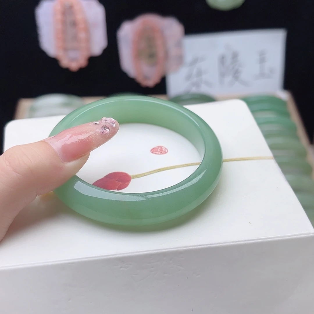 石英质玉未镶嵌手镯5657