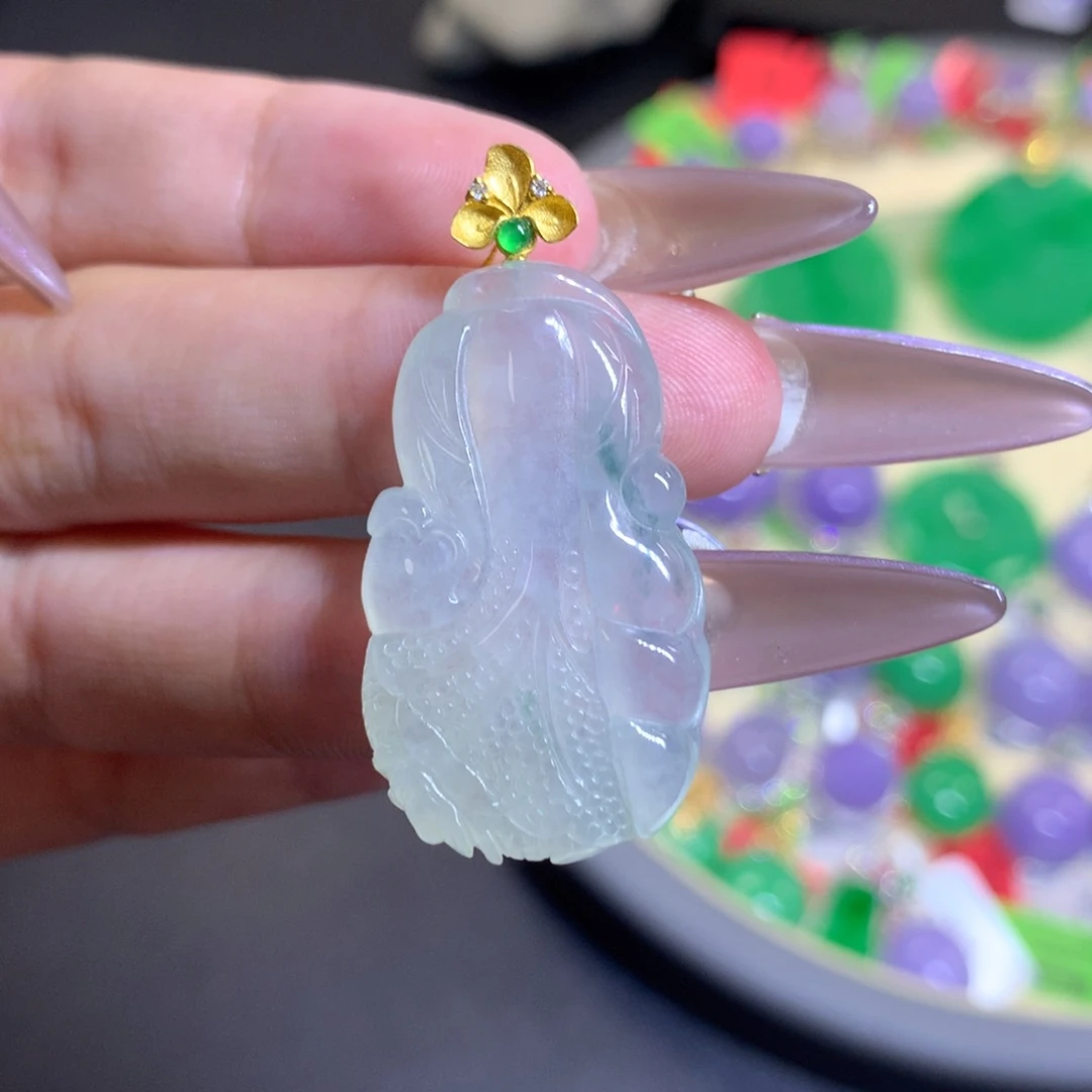 翡翠18K金镶嵌颈饰