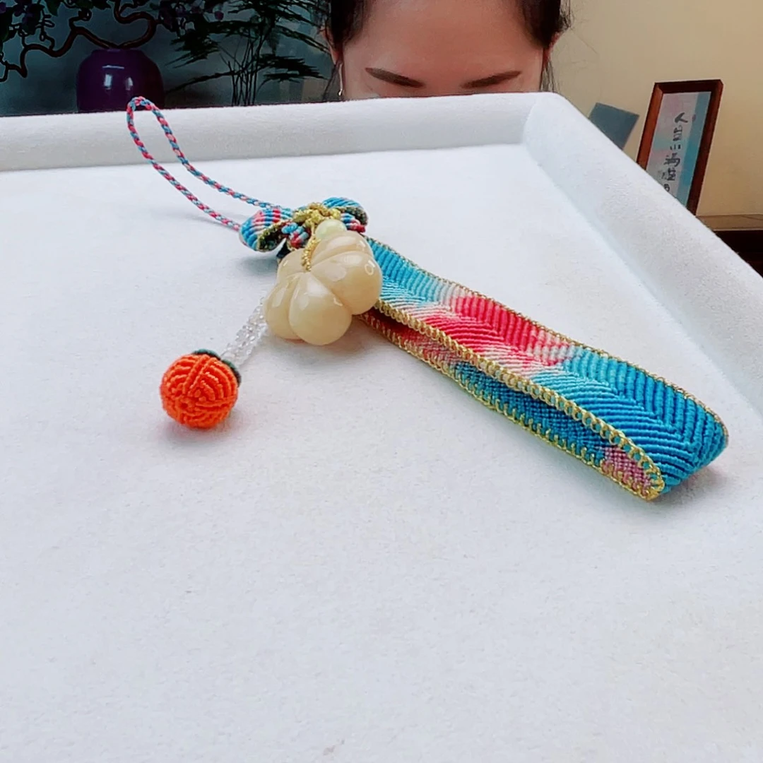 未镶嵌颈饰蜜蜡花朵