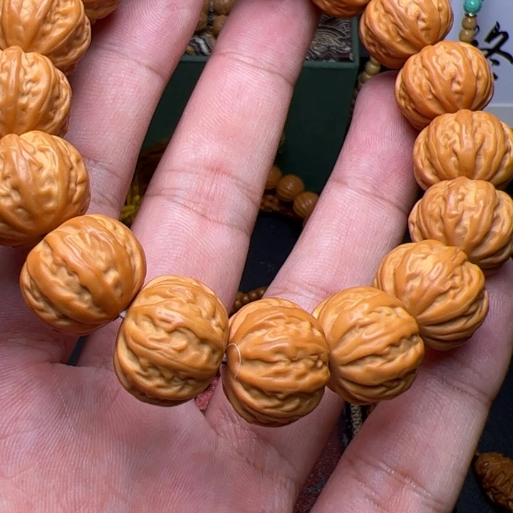 猴头核桃手串看看咯