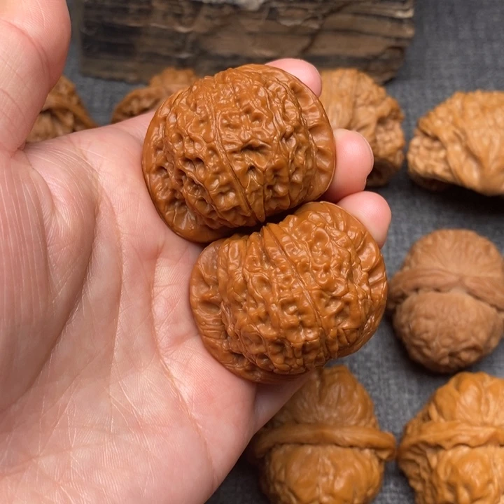 吊坠文玩核桃尺寸40血麒麟