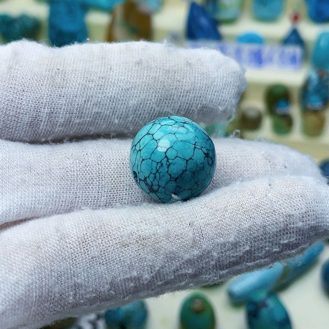 绿松石颈饰未镶嵌