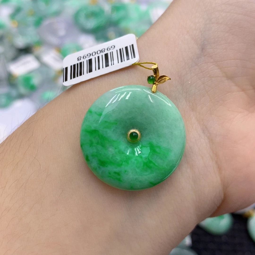 翡翠18K金镶嵌颈饰8389679