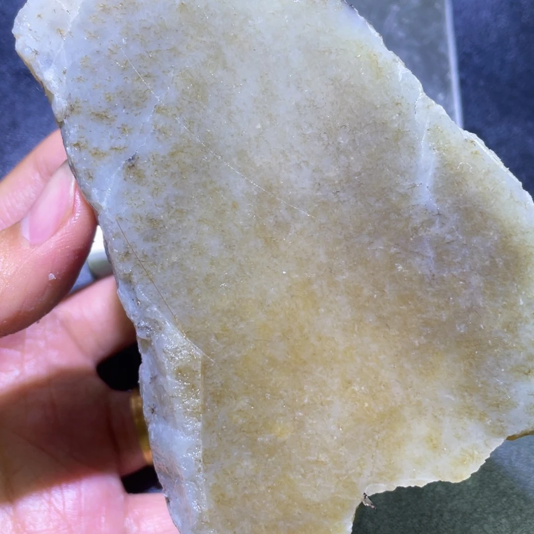 未镶嵌和田玉（糖玉）珠宝半成品