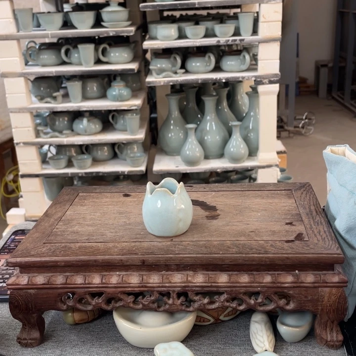 摆件天青釉郁金香盖置