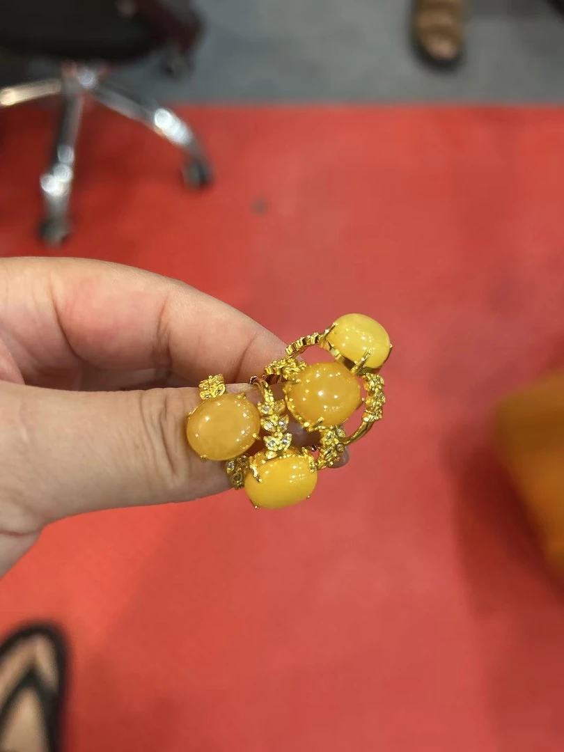 1228 精致款蜜蜡戒指（拍一发一 多样性发货）