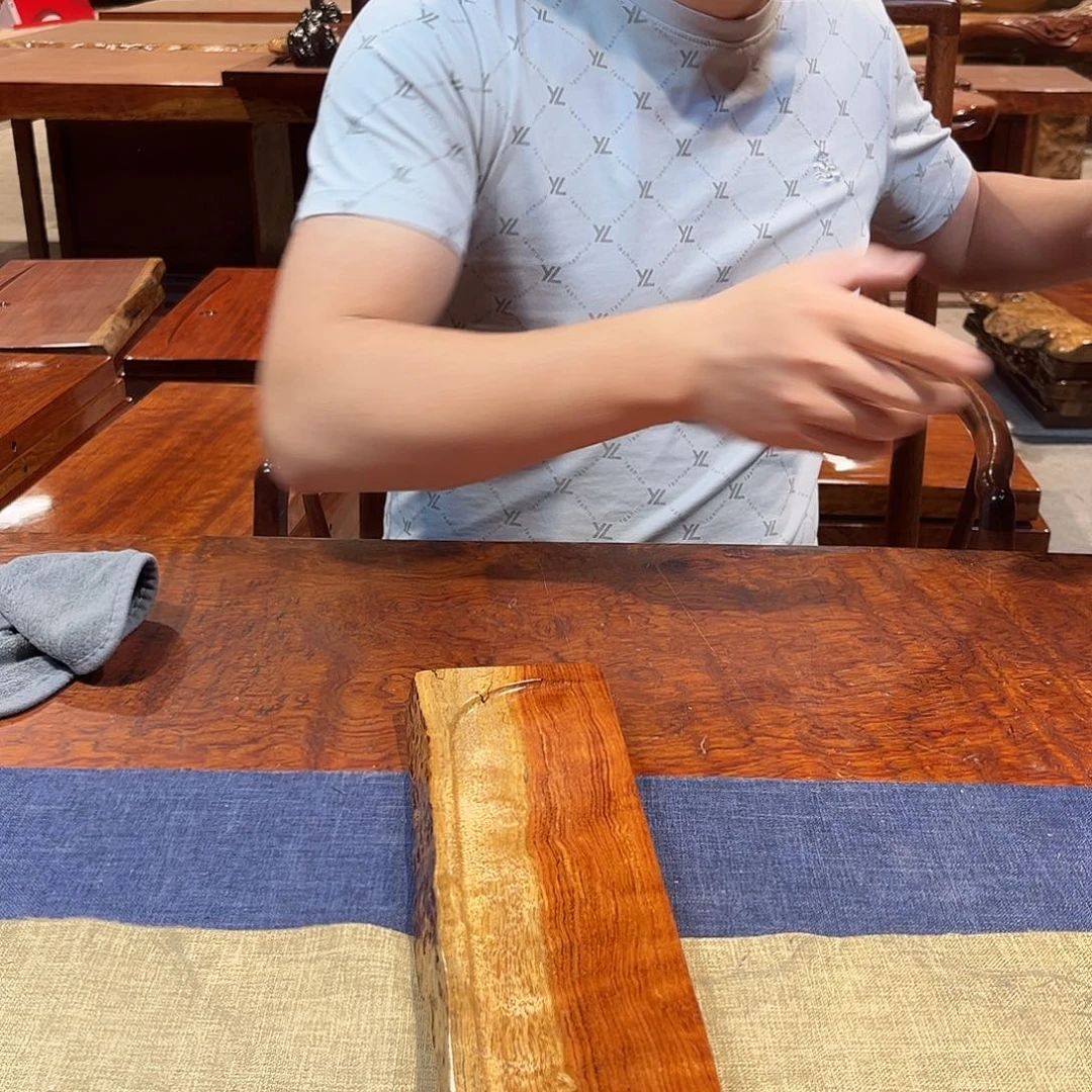 玉木（非红木类）巴花学名古夷苏木