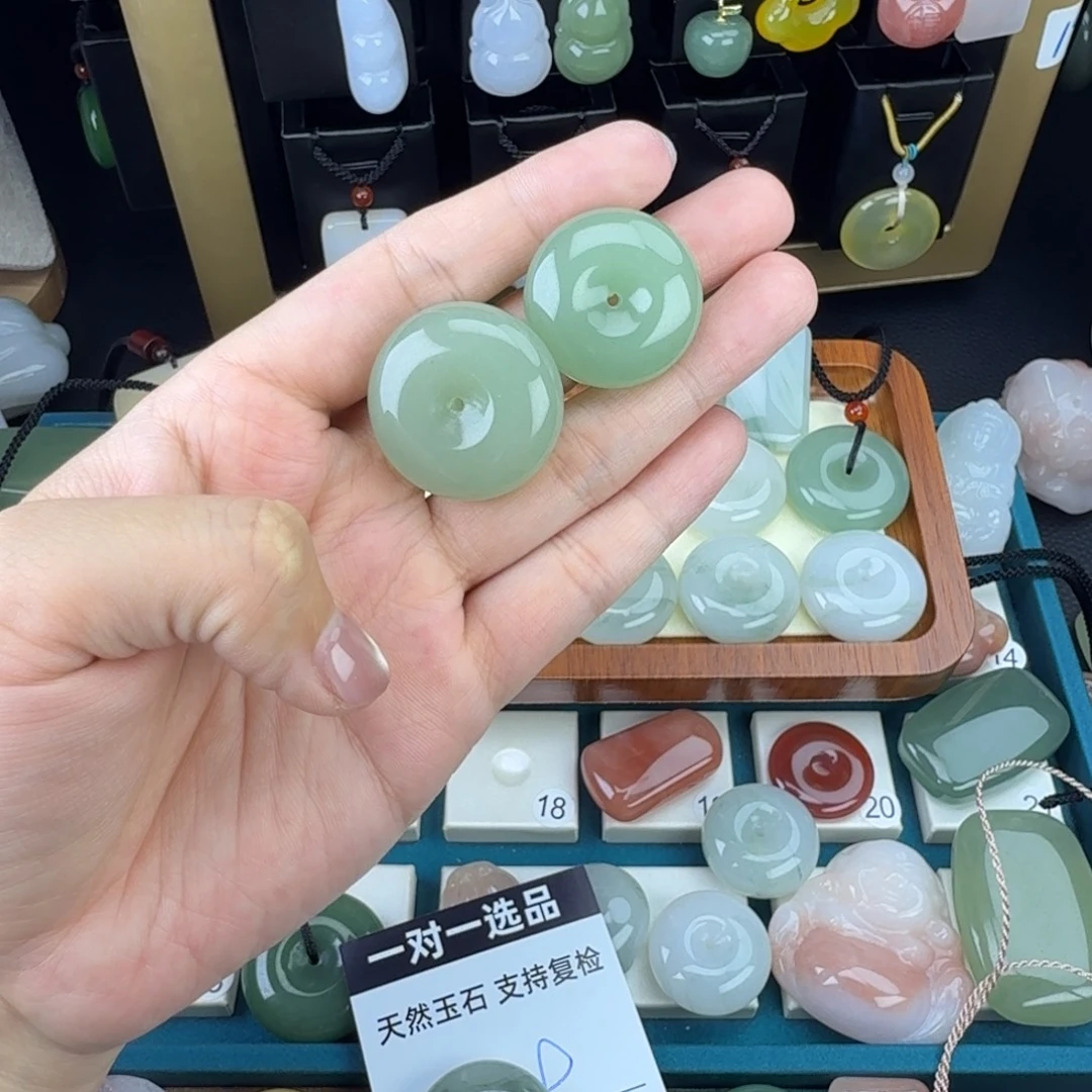 石英岩玉未镶嵌颈饰