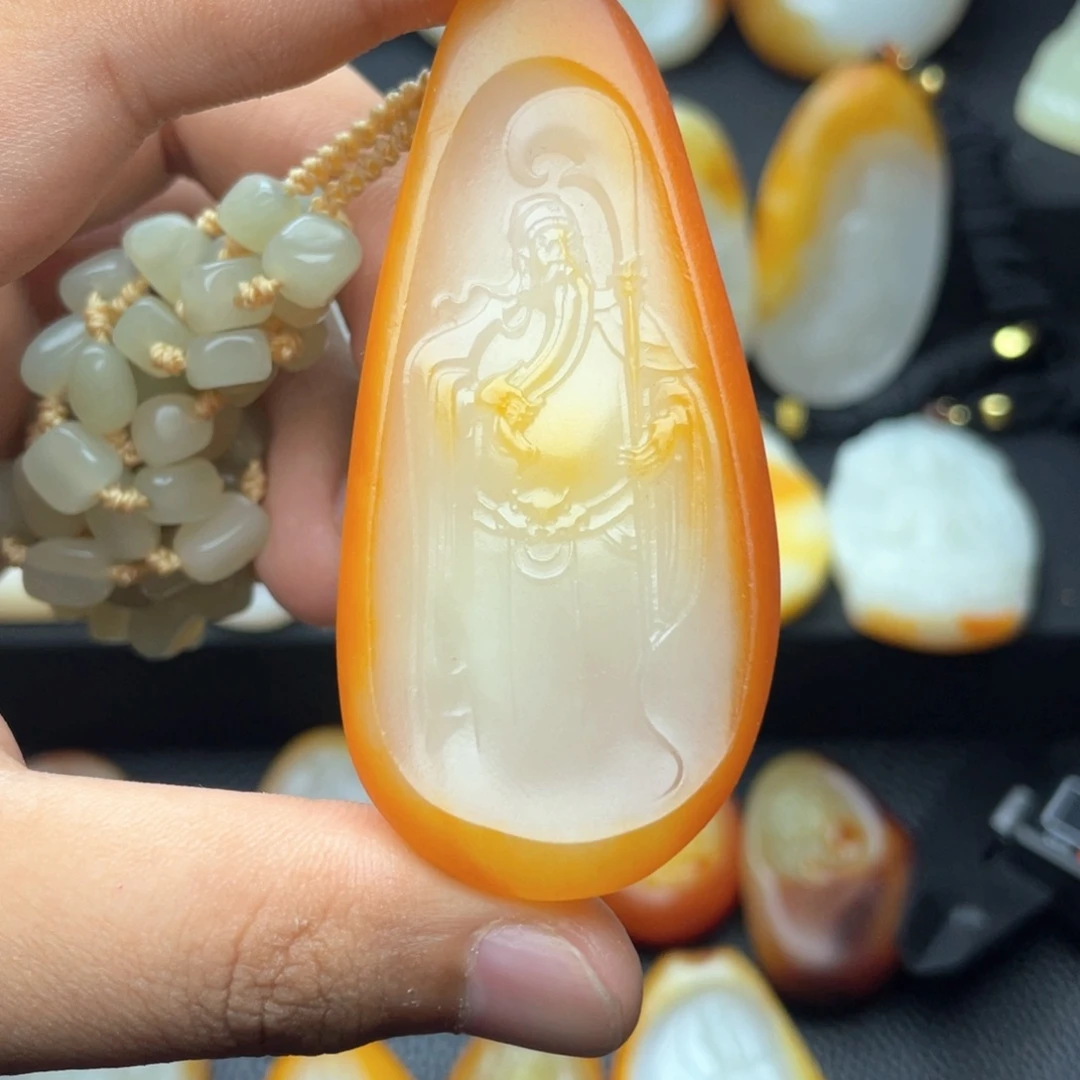 蒙***面颈饰未镶嵌和田玉