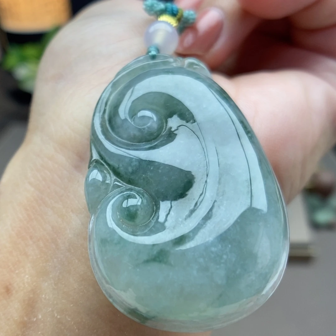 平***姐翡翠未镶嵌颈饰吊坠