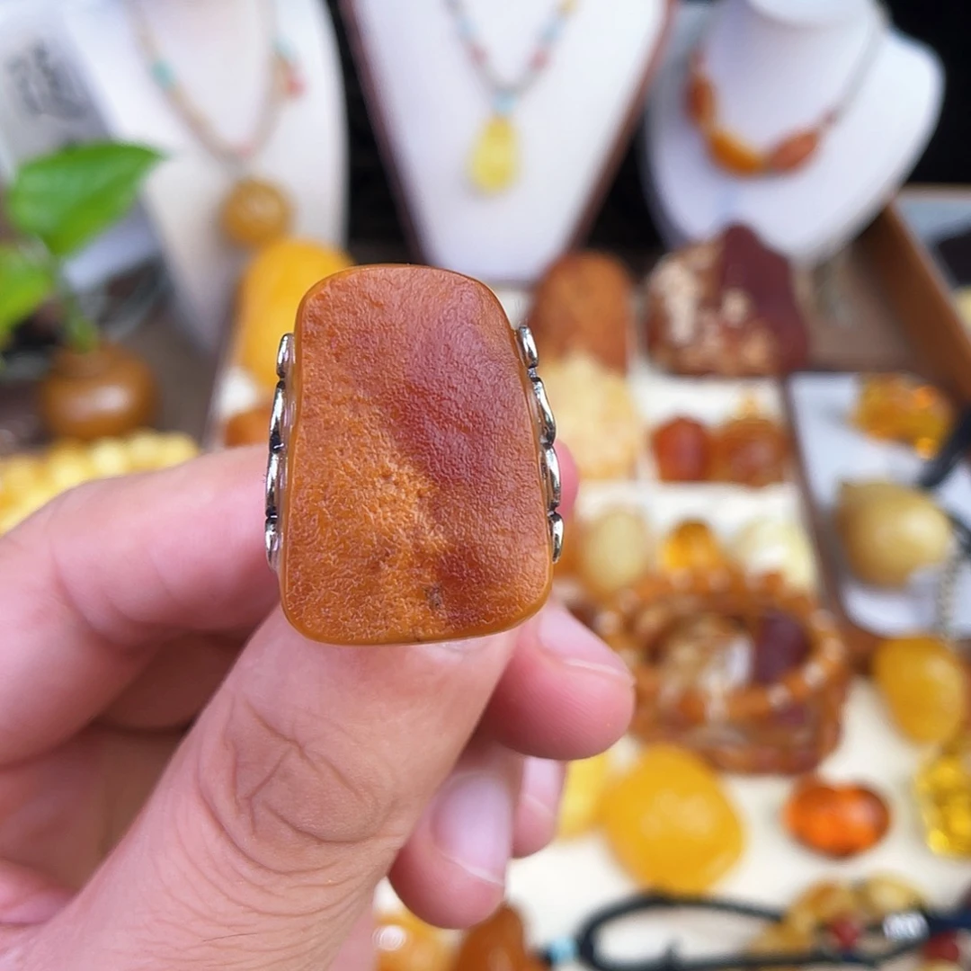 未镶嵌琥珀珠宝奇石