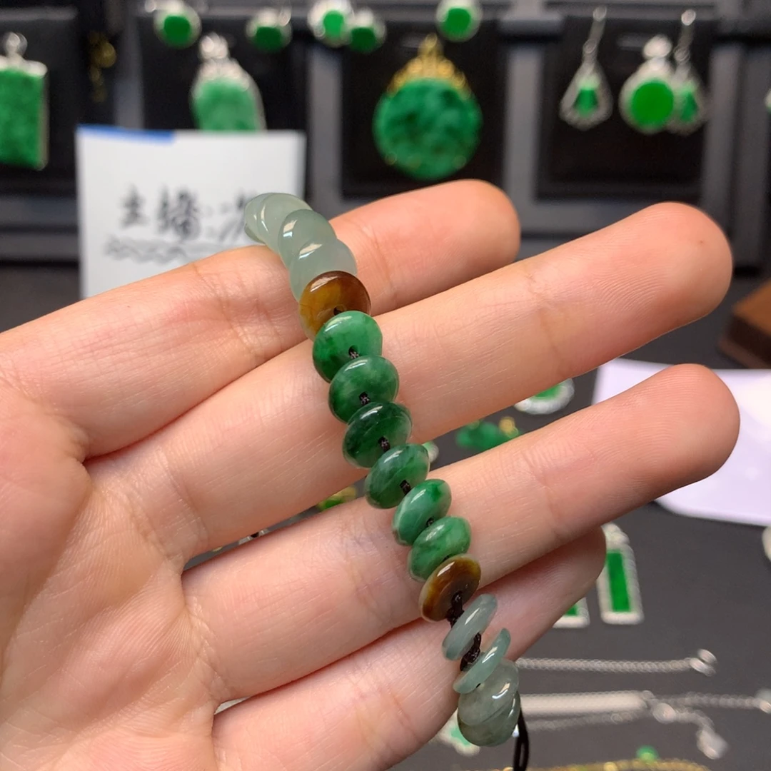 翡翠未镶嵌手绳有纹裂