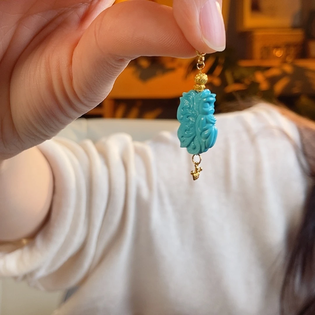 18K金镶嵌绿松石颈饰