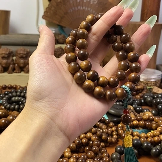 老山檀香黑肉沉水1.2手持