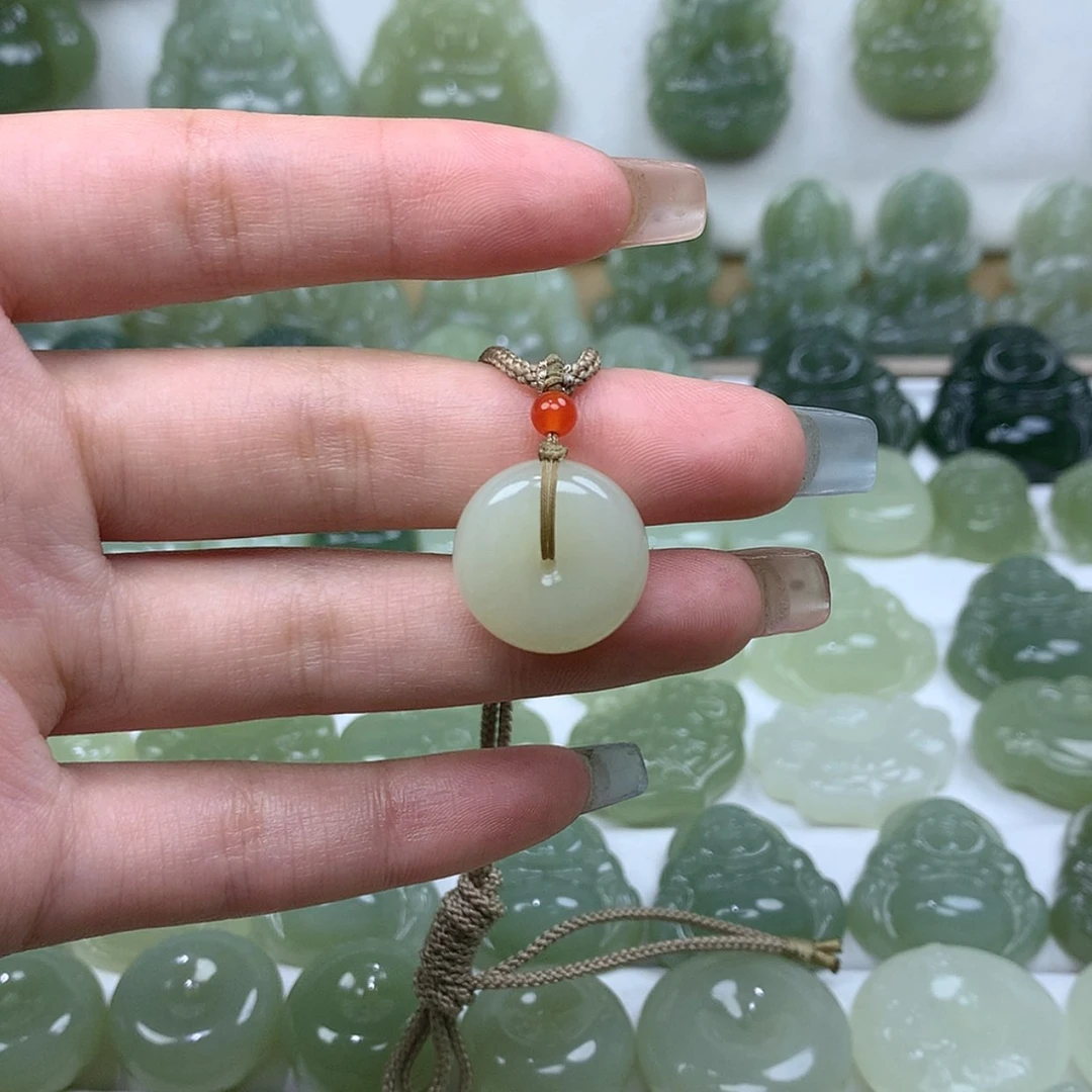 【闪购商品】颈饰未镶嵌和田玉