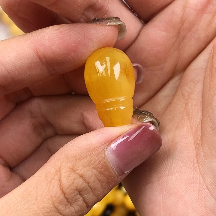 未镶嵌琥珀珠宝奇石