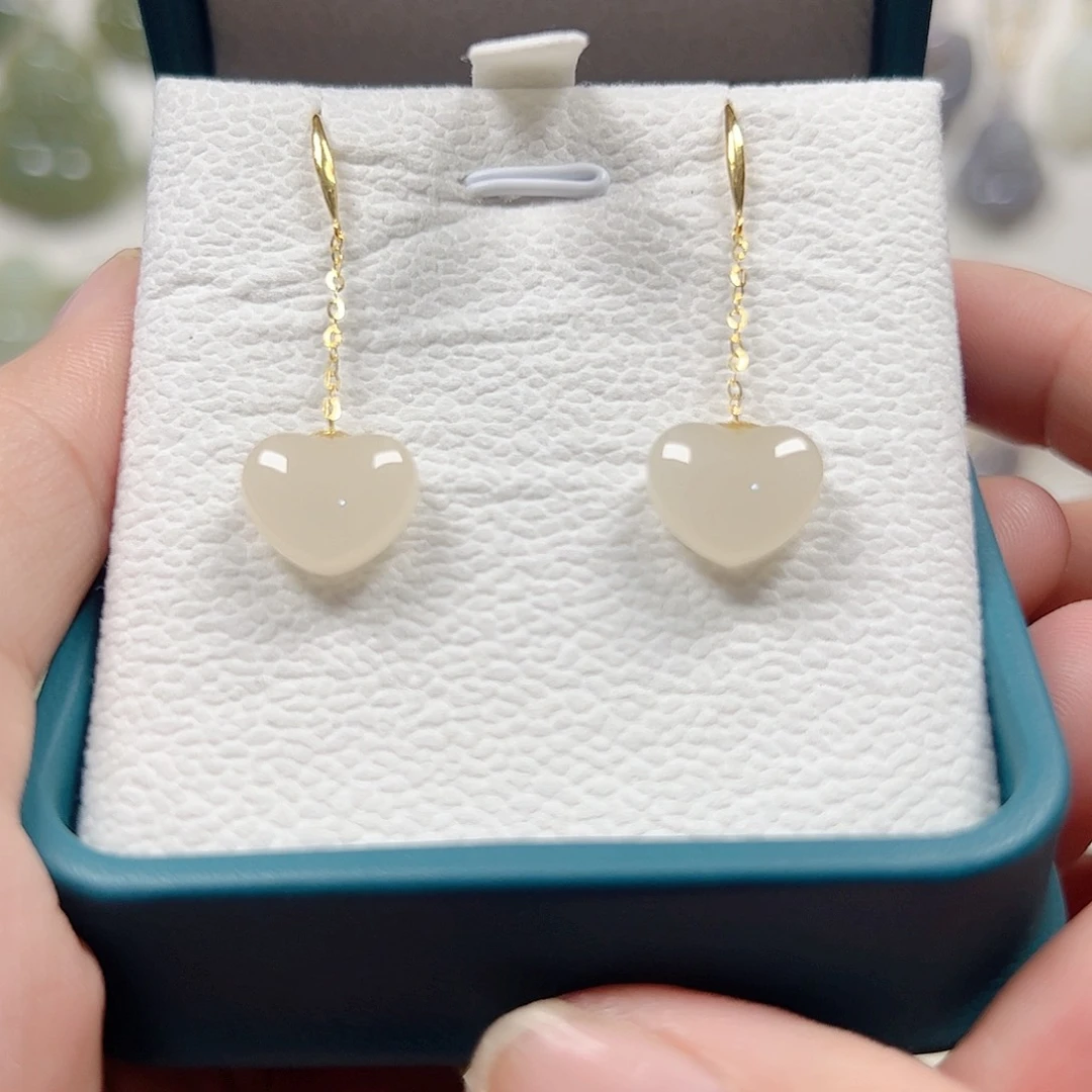 颈饰18K金镶嵌和田玉