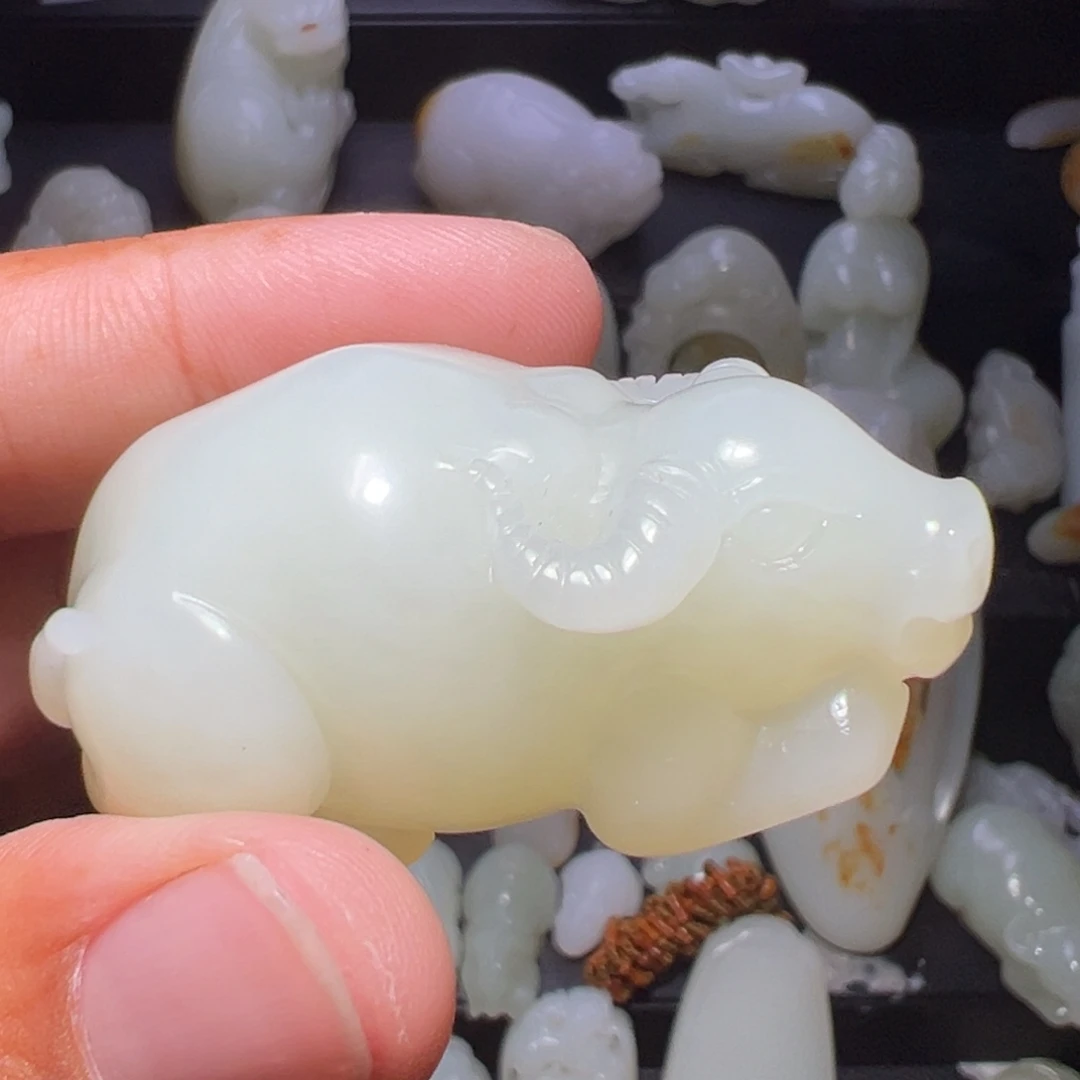 张***）和田玉未镶嵌颈饰