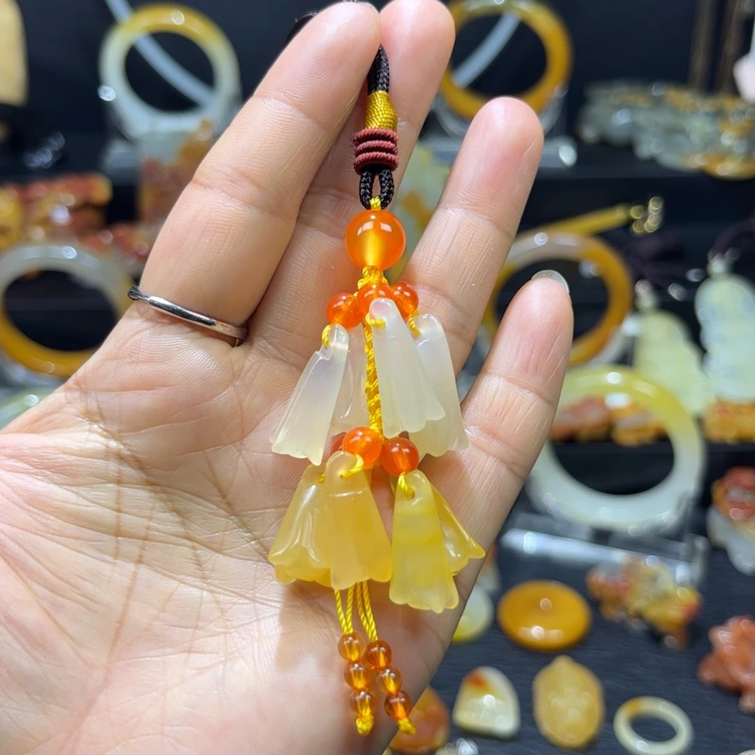 石英质玉（黄龙玉）未镶嵌颈饰