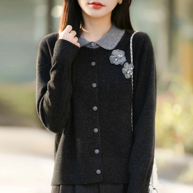 鄂尔多斯市羊毛衫开衫女早春气质小香风花朵钉珠洋气宽松针织外套