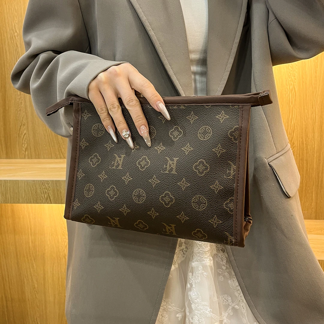 【长25高18厚8】新款时尚百搭轻奢潮流经典手拿包244棕