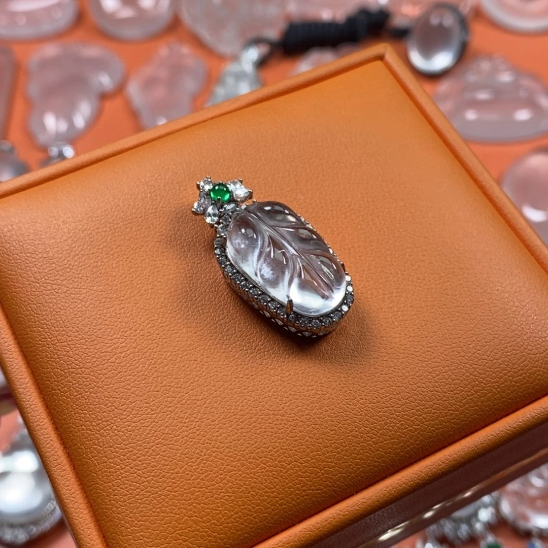 石英质玉银S925镶嵌颈饰黑钢雪花棉叶子