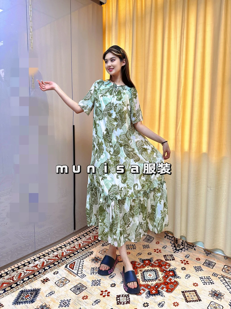 2025夏季女士印花宽松碎花连衣裙 بادام گۈللۈك كۆينەك