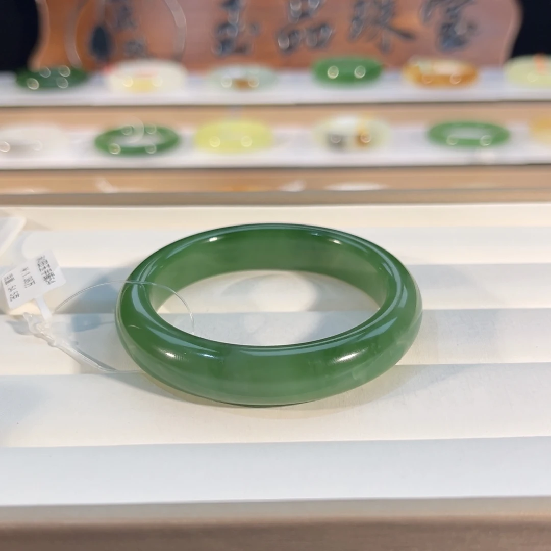 x***u和田玉未镶嵌手镯