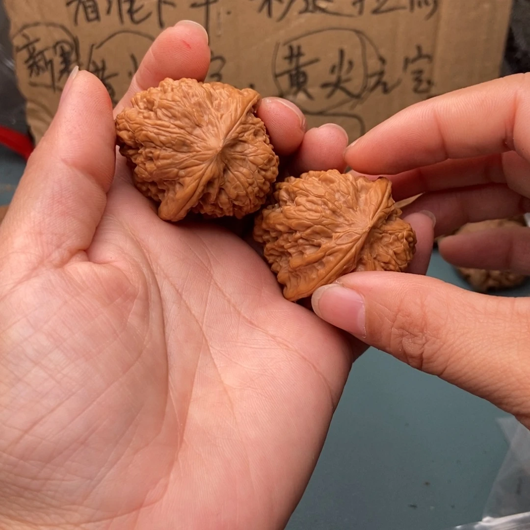 彦***C吊坠文玩核桃凹底68
