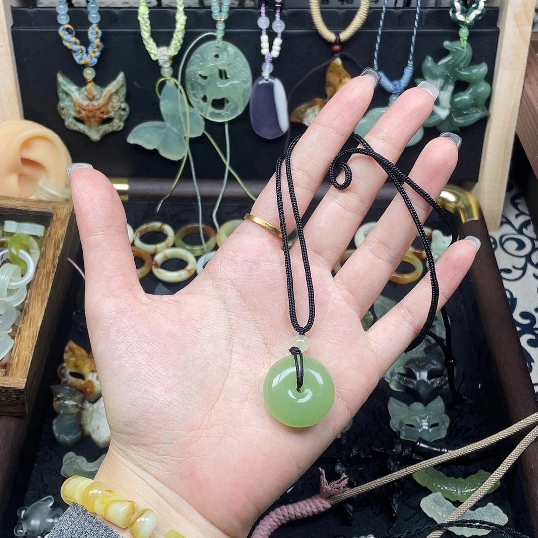 蛇纹石玉未镶嵌颈饰福利