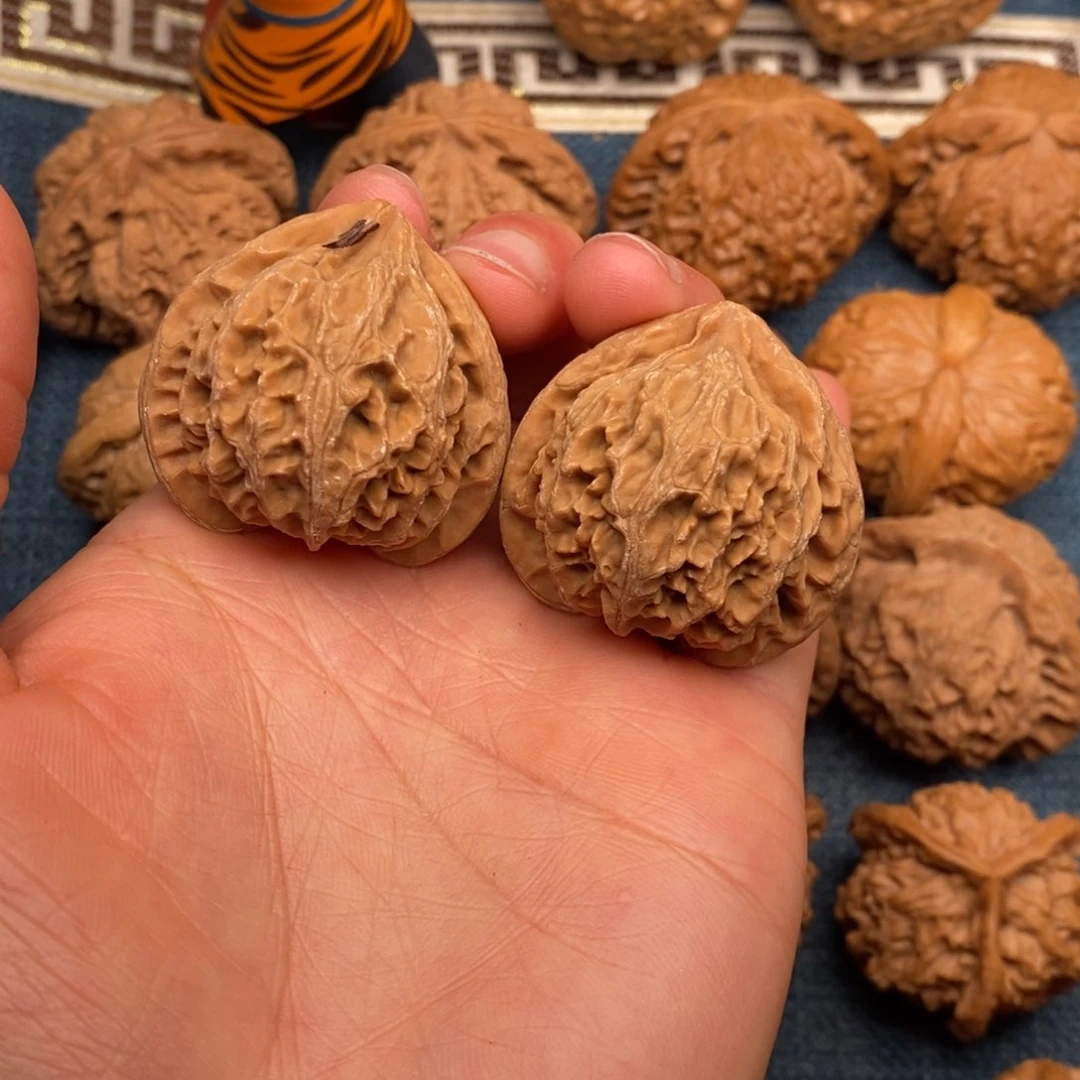 文玩核桃把件37全品桃心宫灯