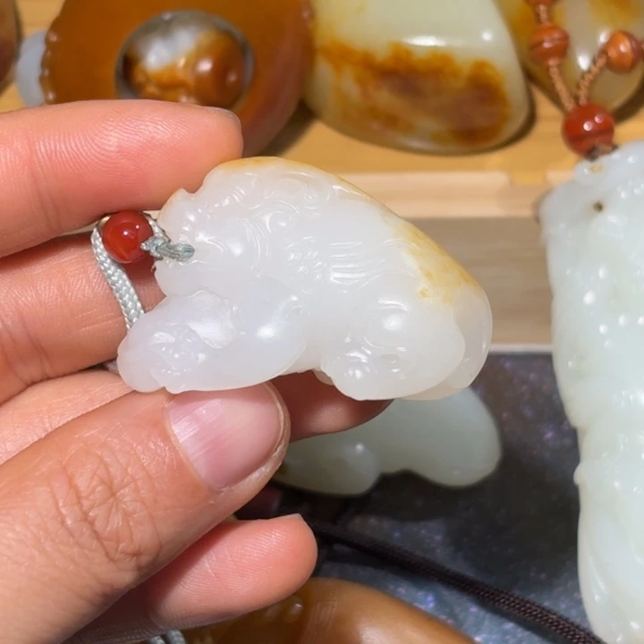 和田玉颈饰未镶嵌