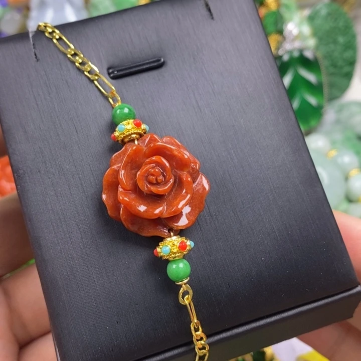 翡翠未镶嵌吊坠(赠链)