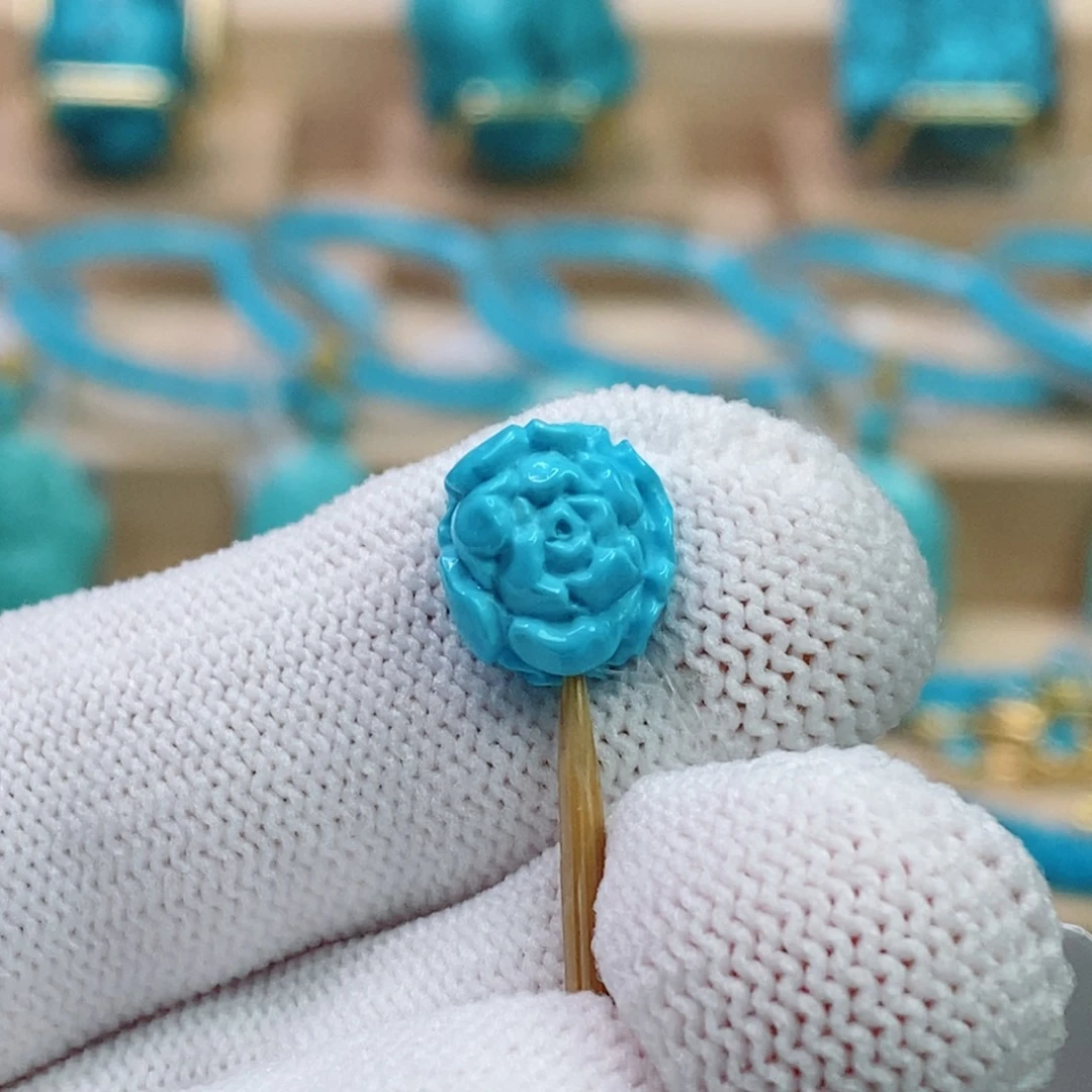 绿松石未镶嵌珠宝奇石