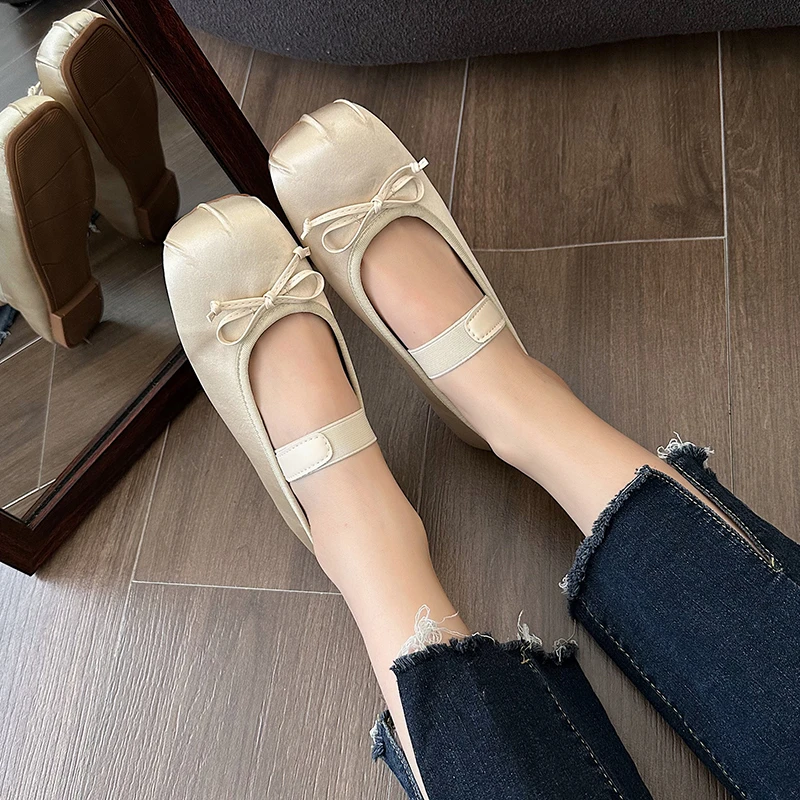 仙女鞋温柔单鞋女2025新款春季银色软底芭蕾舞鞋平底法式玛丽珍鞋