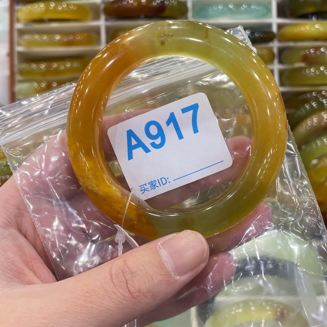 一***光蛇纹石玉未镶嵌手镯