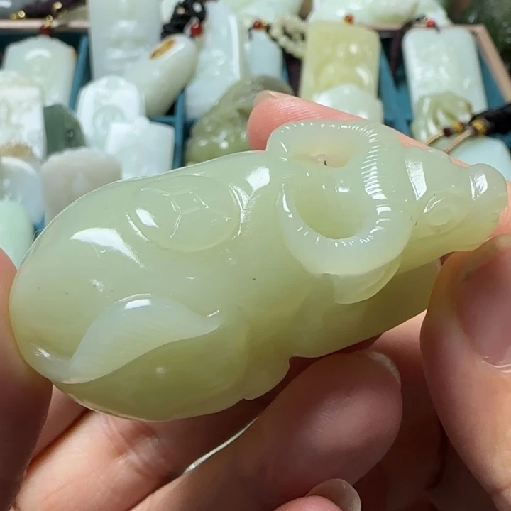 和田玉未镶嵌颈饰