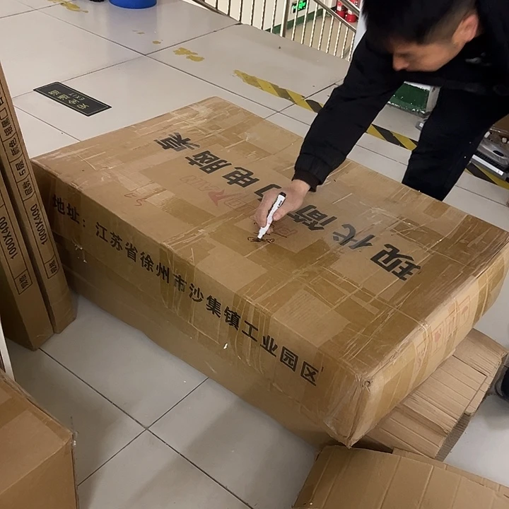 一****陈醋电竞桌清仓不退不换瑕疵