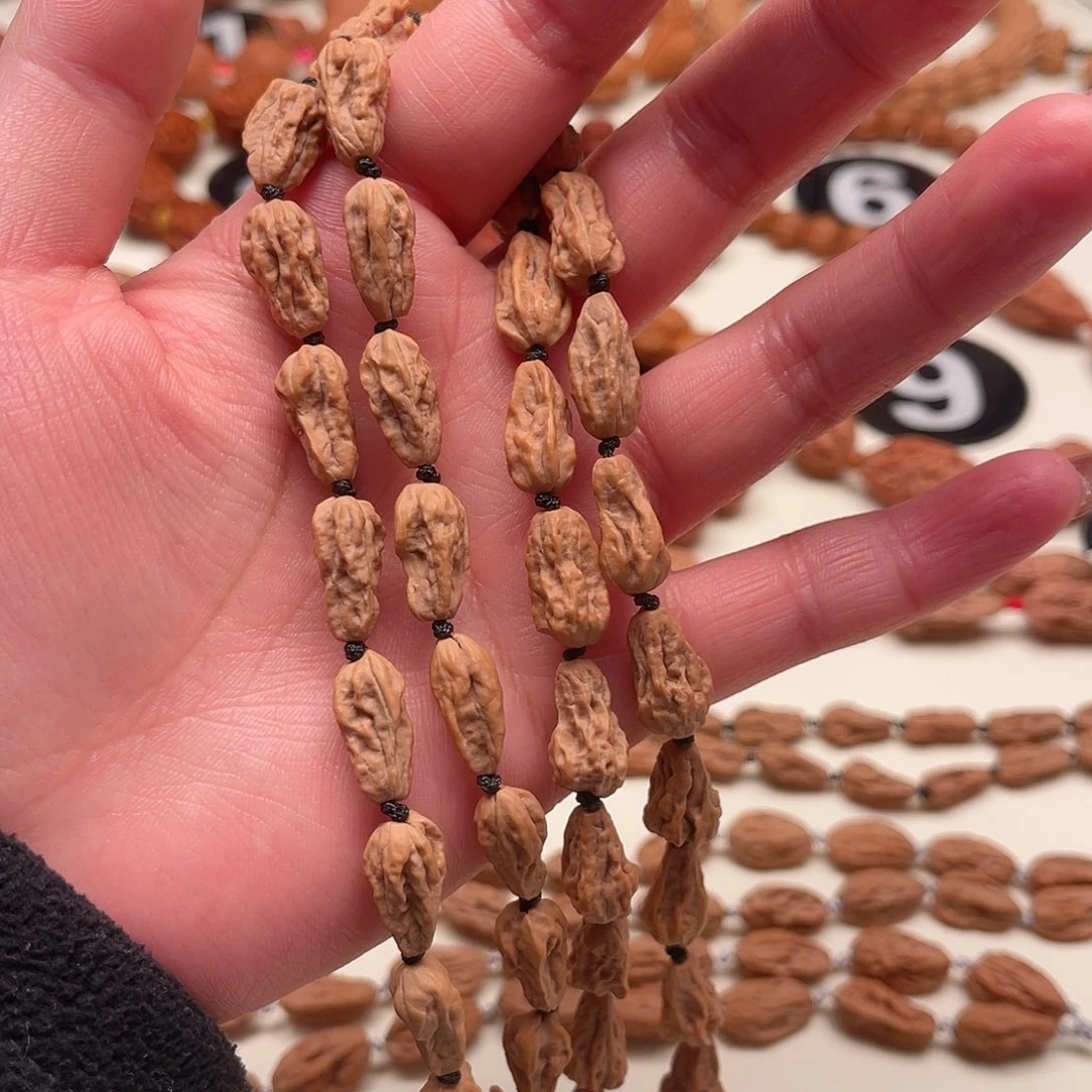 圳***阀吊坠文玩核桃异形脖挂