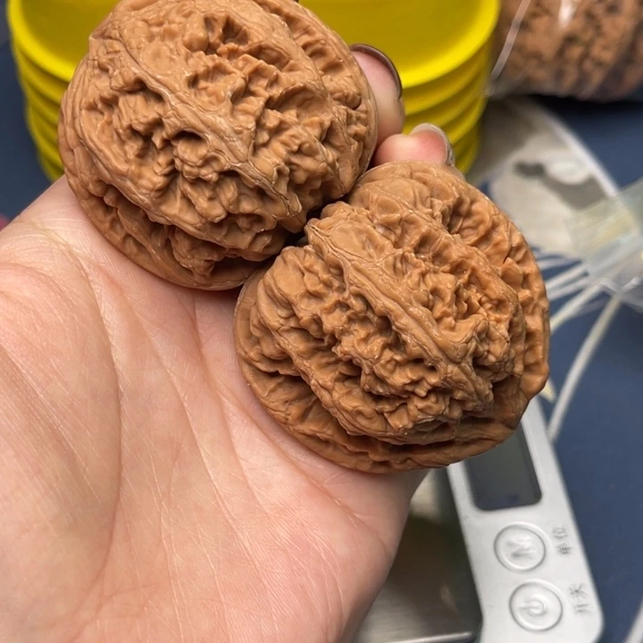 文玩核桃把件粗筋46