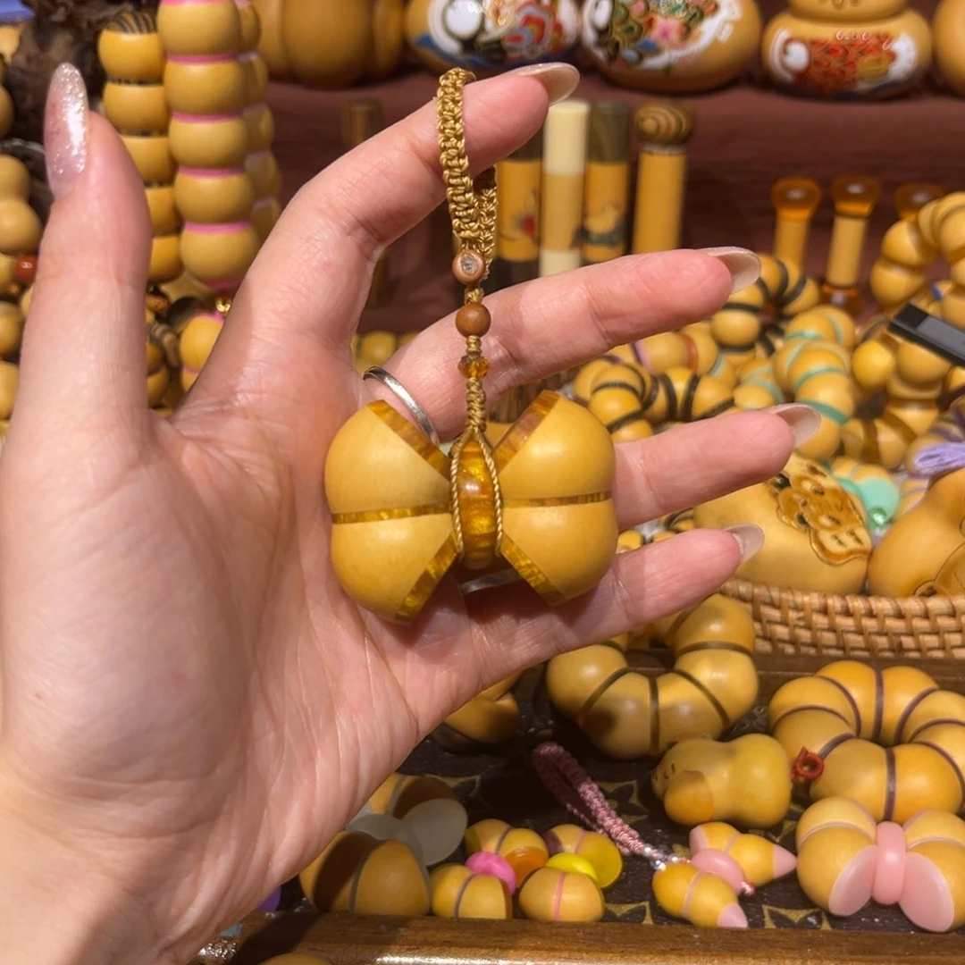 金丝楠调色大号蝴蝶结。
