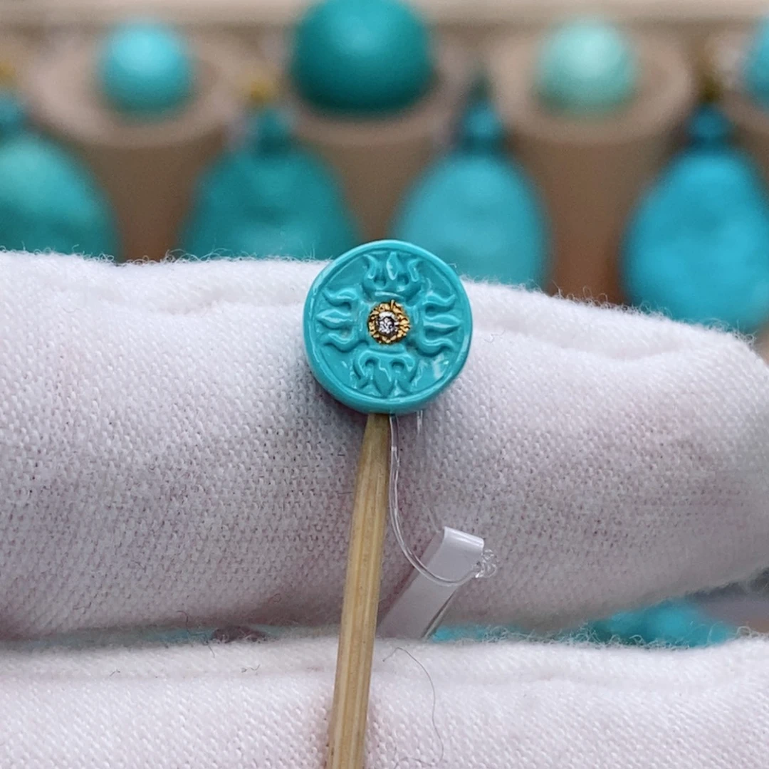 绿松石未镶嵌珠宝奇石