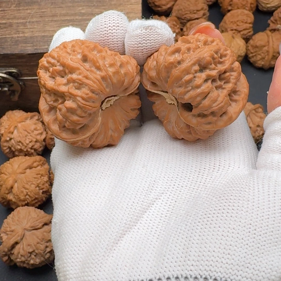 文玩核桃把件42凹底4698