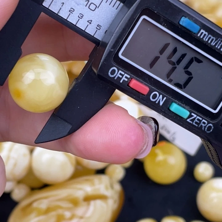 蜜蜡未镶嵌裸石309